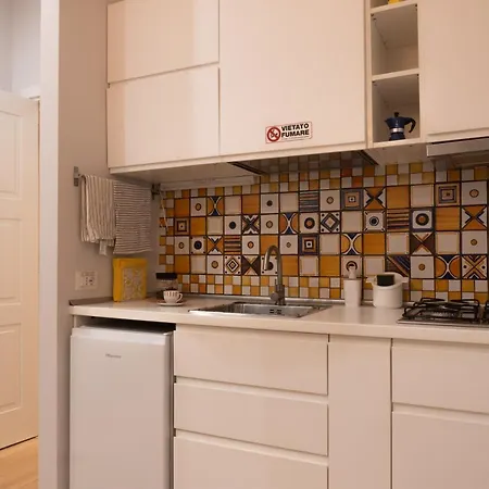 Casa Amato_2_regina Giovanna Naples
